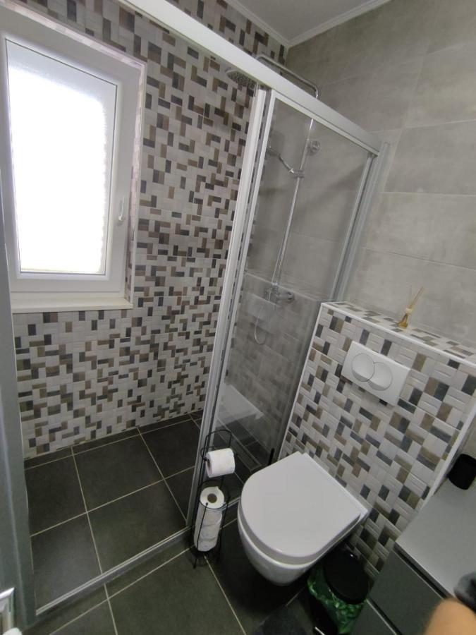 Apartman Ivana ビオグラード・ナ・モル エクステリア 写真
