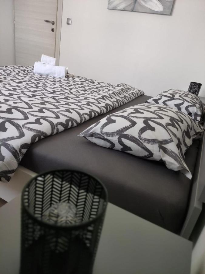 Apartman Ivana ビオグラード・ナ・モル エクステリア 写真