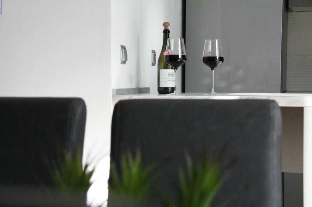 Apartman Ivana ビオグラード・ナ・モル エクステリア 写真
